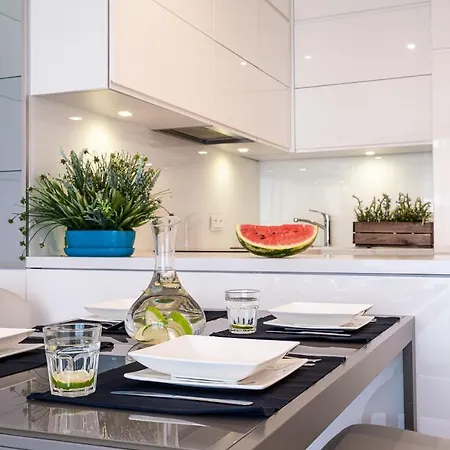 Art Apart Angel City Apartman *